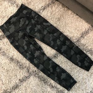 Yogalicious camo print workout legging - M